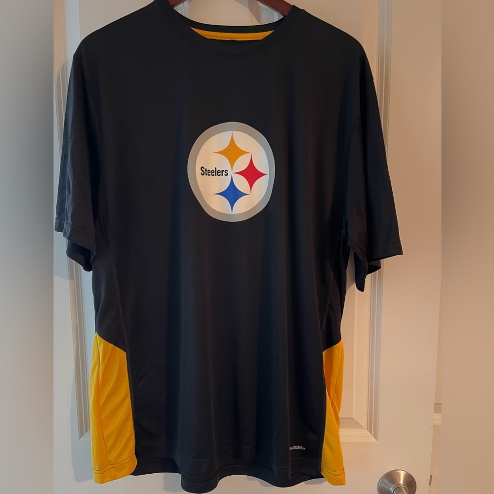 Majestic Men Shirt extra large men’s Steeler logo